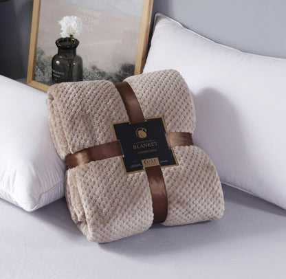 Beibeirong mesh pineapple sofa leisure blanket    Home Decor Supply | Online Retail | ShoreShopper.com