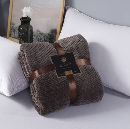 Beibeirong mesh pineapple sofa leisure blanket    Home Decor Supply | Online Retail | ShoreShopper.com