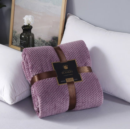 Beibeirong mesh pineapple sofa leisure blanket    Home Decor Supply | Online Retail | ShoreShopper.com
