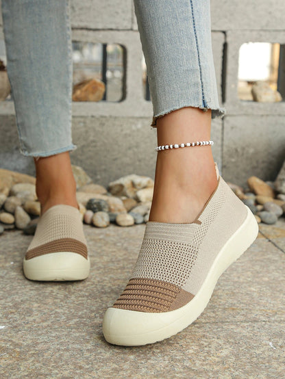 Women's shoes Women's Retro Dual-tone Slip-on Shoes Breathable Soft Sole for Comfort Summer Fashion Footwear Versatile Colorways    Your Coastal Marketplace | Shoreshopper.com