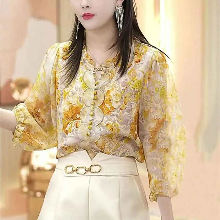 Women's shirt undershirt new seven minute sleeve small fresh blouse cover belly senior thin floral shirt