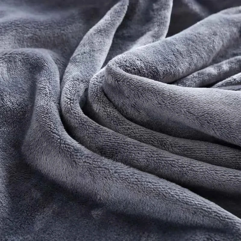 Fluffy Coral Velvet Blanket Flannel Plush Comfortable Thickened and Warm Soft Sofa Throw Blanket for Air-Conditioned Room Luxury