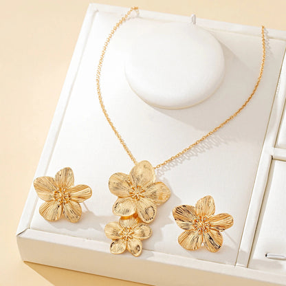 A Set of Women's Jewelry Set, Flower Necklace, Earrings, Simple Set, Suitable for Daily Wear and Gift Giving    Home Decor Supply | Online Retail | ShoreShopper.com