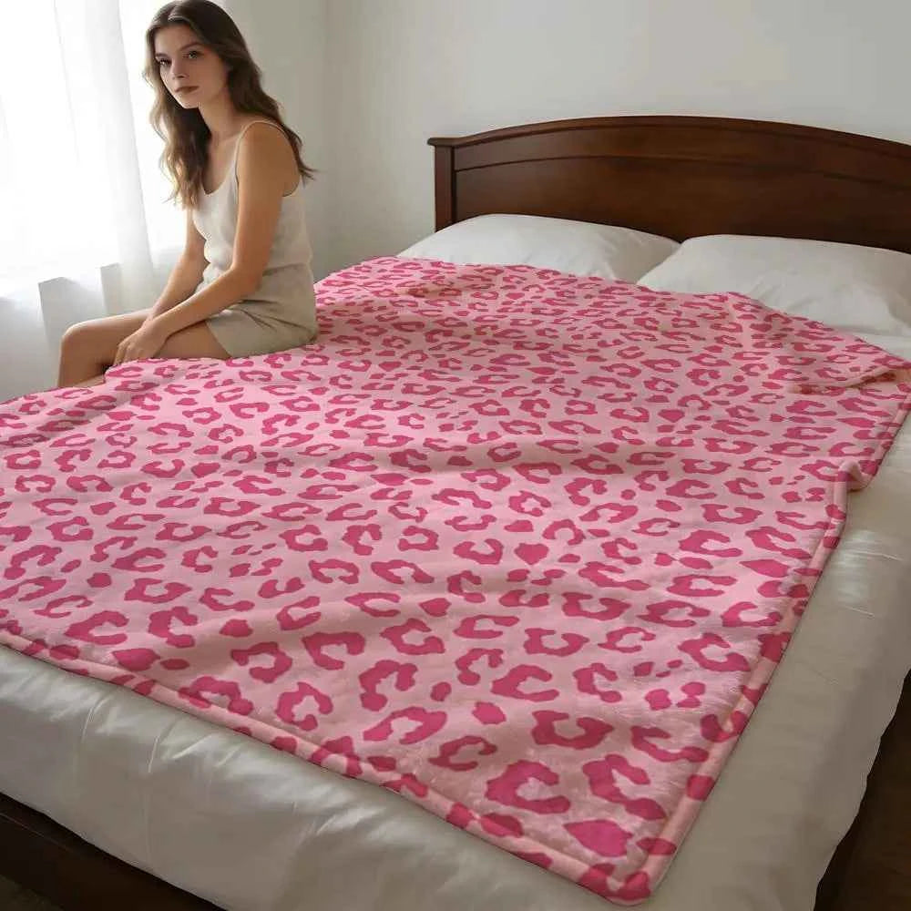 Throw High-Density Short Plush Blanket For Sofa Nap Air-Conditioned Room Soft Skin-Friendly Classic Leopard Print Pink