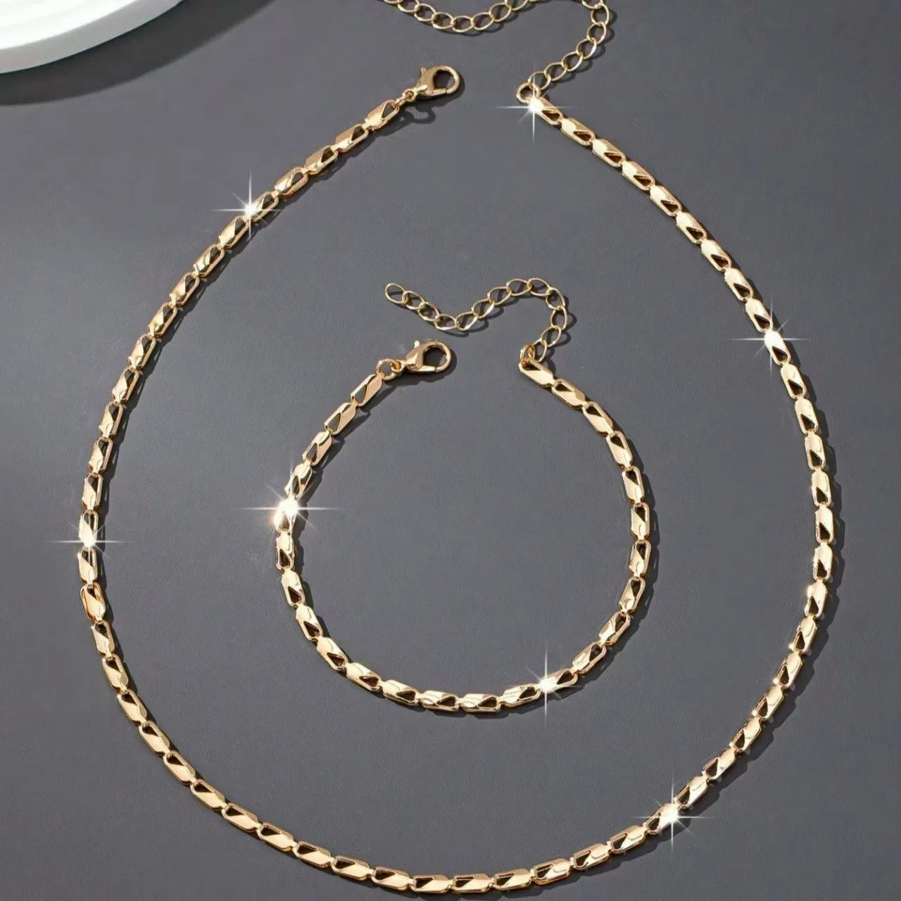 A Set of Sexy and Luxurious Women's Necklaces and Bracelets, a Fashionable and Versatile Women's Jewelry Set    Home Decor Supply | Online Retail | ShoreShopper.com