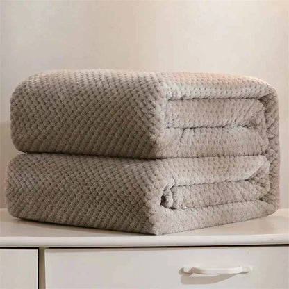 Fluffy Coral Velvet Blanket Flannel Plush Comfortable Thickened and Warm Soft Sofa Throw Blanket for Air-Conditioned Room Luxury