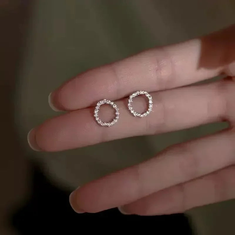 Fashion Trend Elegant Jewelry Simple Crystal Circle Pendant Necklace Golden Color Unquie Women Necklace Party Gift Wholesale    Home Decor Supply | Online Retail | ShoreShopper.com
