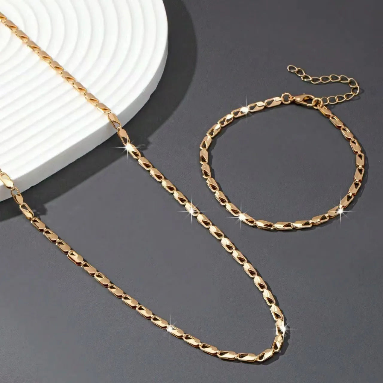 A Set of Sexy and Luxurious Women's Necklaces and Bracelets, a Fashionable and Versatile Women's Jewelry Set    Home Decor Supply | Online Retail | ShoreShopper.com
