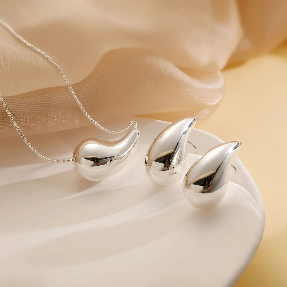 2-Piece Elegant Stylish Gold Drop Jewelry Set With High-End Earrings And Necklace Combination Suitable For Woman Daily Wear    Home Decor Supply | Online Retail | ShoreShopper.com
