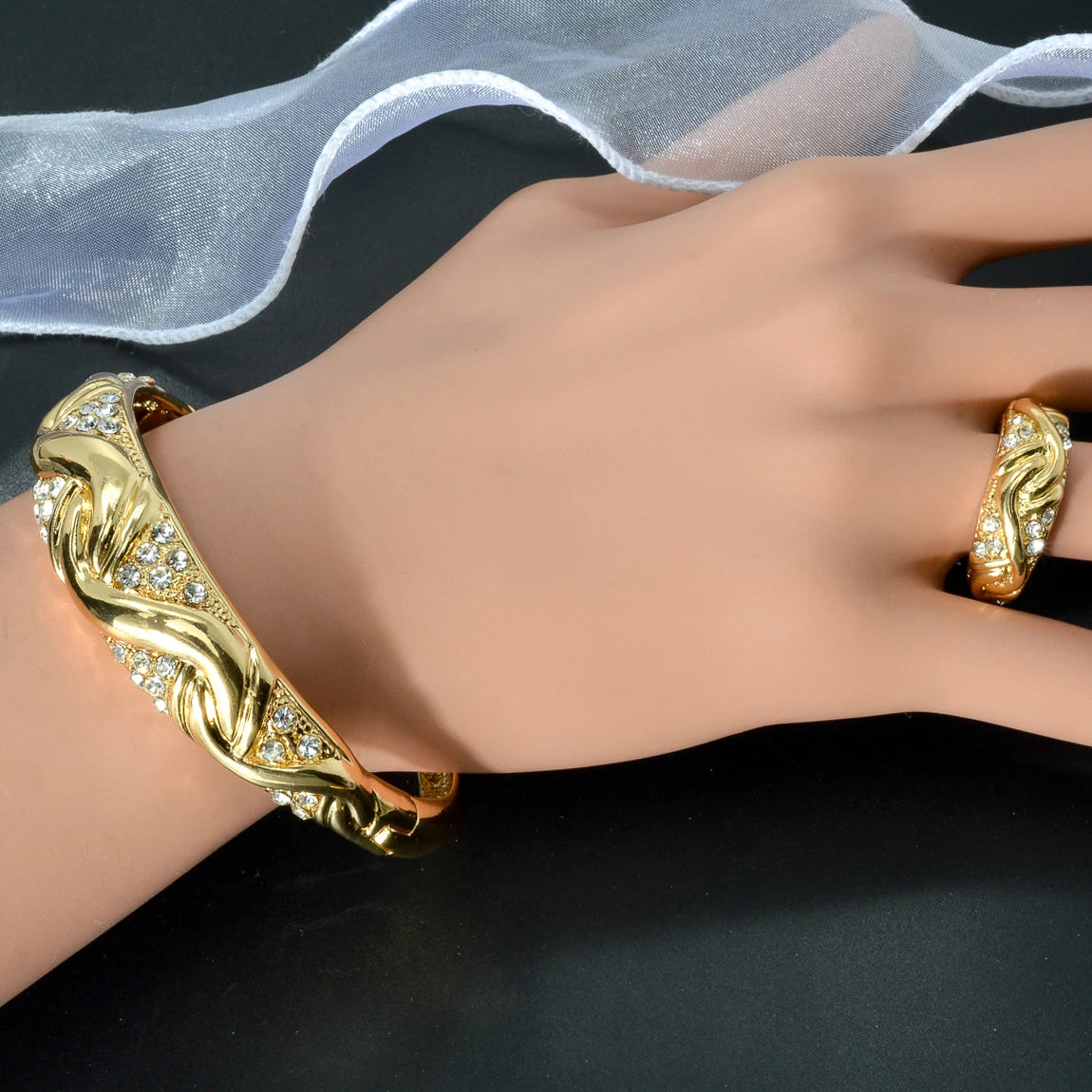 Dubai 18K Gold Plated Jewelry Set Women Luxurious Necklace Earrings Bracelet Ring 4pcs Bride Wedding Party Jewelry Set Gift    Home Decor Supply | Online Retail | ShoreShopper.com