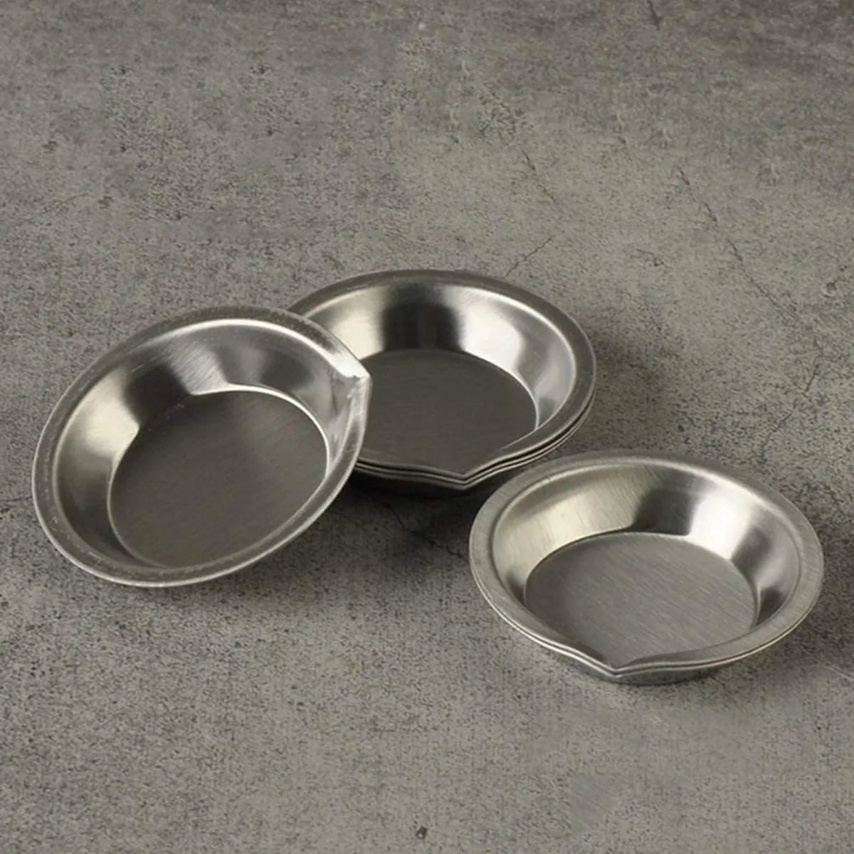 5/10/20pcs Durable Stainless Steel Paint Palette Set,Round Mixing Trays for Artists - Metal Art Supplies for Home and School Use    Home Decor Supply | Online Retail | ShoreShopper.com