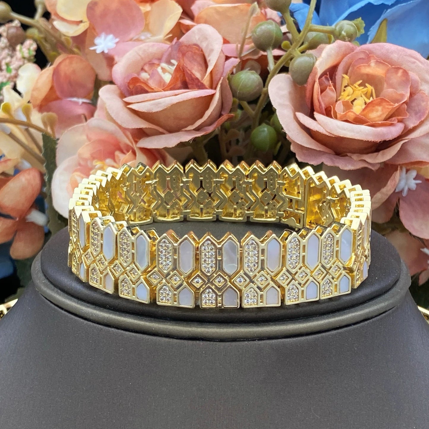 HOT  Jewelry Sets For Woman Wedding Parties Jewellery Necklace Earrings Rings Bracelets For Gift Plating18k With CZ White shell    Home Decor Supply | Online Retail | ShoreShopper.com