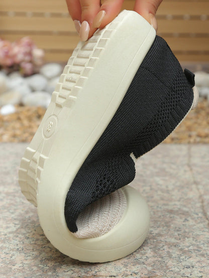 Women's shoes Women's Retro Dual-tone Slip-on Shoes Breathable Soft Sole for Comfort Summer Fashion Footwear Versatile Colorways    Your Coastal Marketplace | Shoreshopper.com