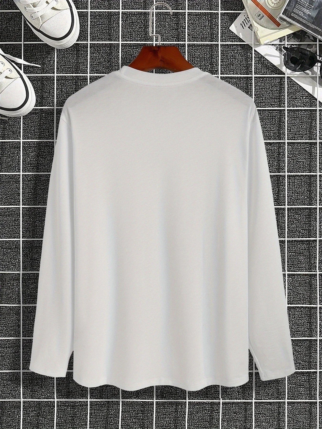 Men's Spring and Autumn 100% Cotton Loose and Comfortable Casual Paris Pattern Printed Round Neck Long Sleeve T-shirt    Home Decor Supply | Online Retail | ShoreShopper.com