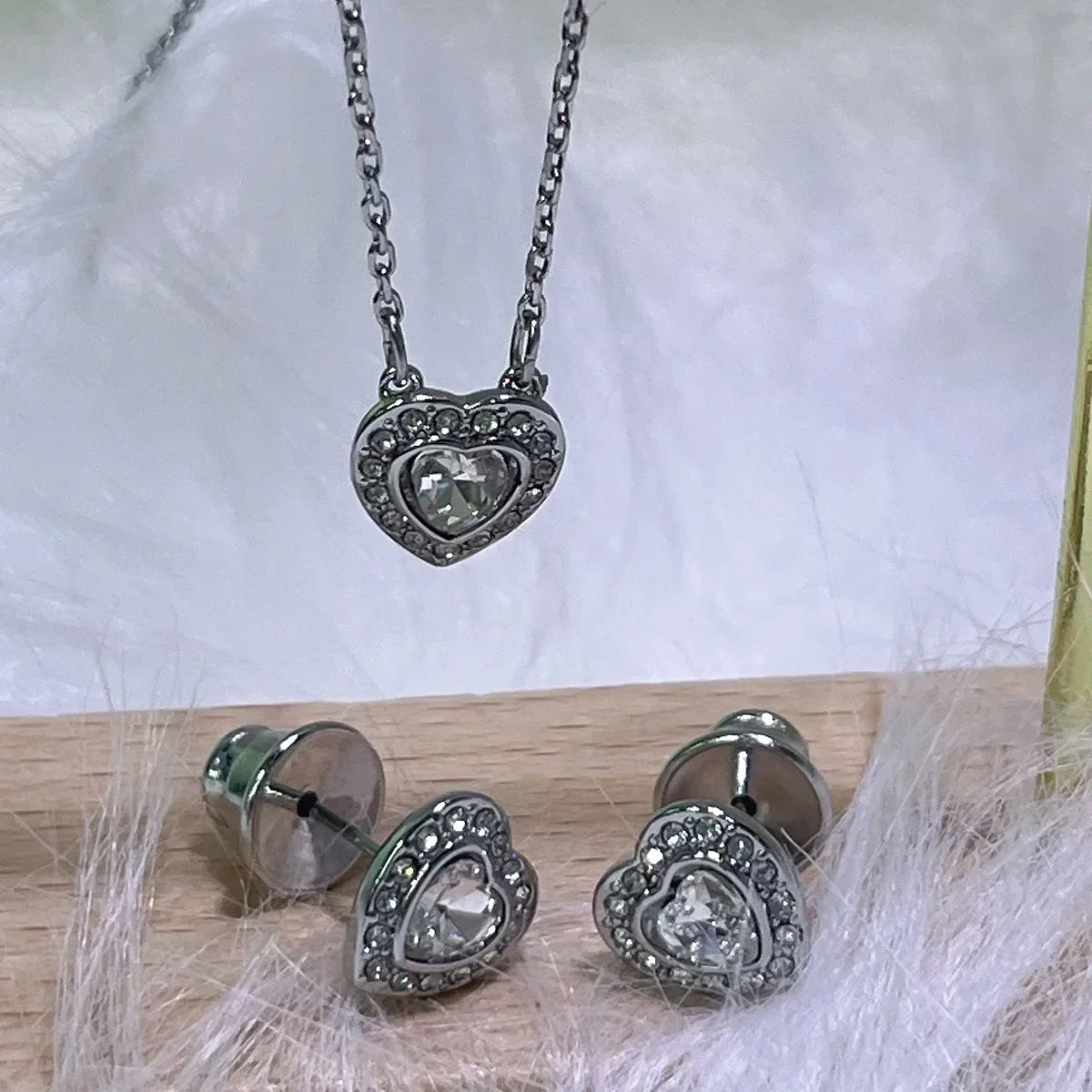 Love Jewelry 2025 New Sales Trends Pearl Necklace Bracelet Earrings Exquisite Charm Gifts for Women's Wedding Gifts Wholesale    Home Decor Supply | Online Retail | ShoreShopper.com