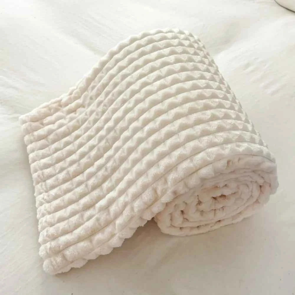 Durable Solid Color Flannel Blanket Thickened Comfortable Sofa Plush Blanket Soft Warm Office Nap Blanket Unisex