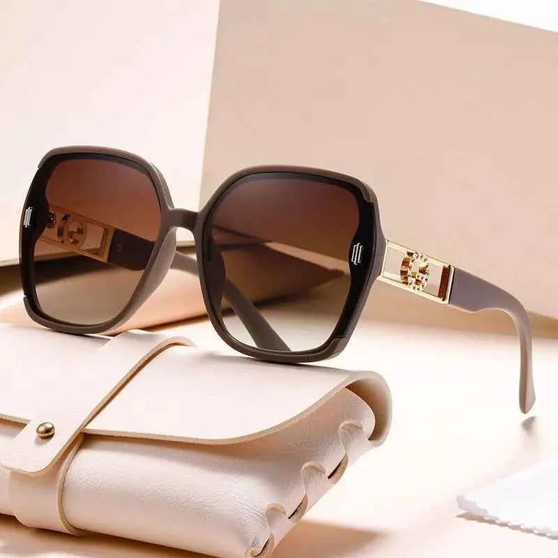 Fashion Square Frame Sunglasses Anti-UV Travel Accessories Popular Sunglasses Beach Eye Protection Shades Glasses Summer Decor