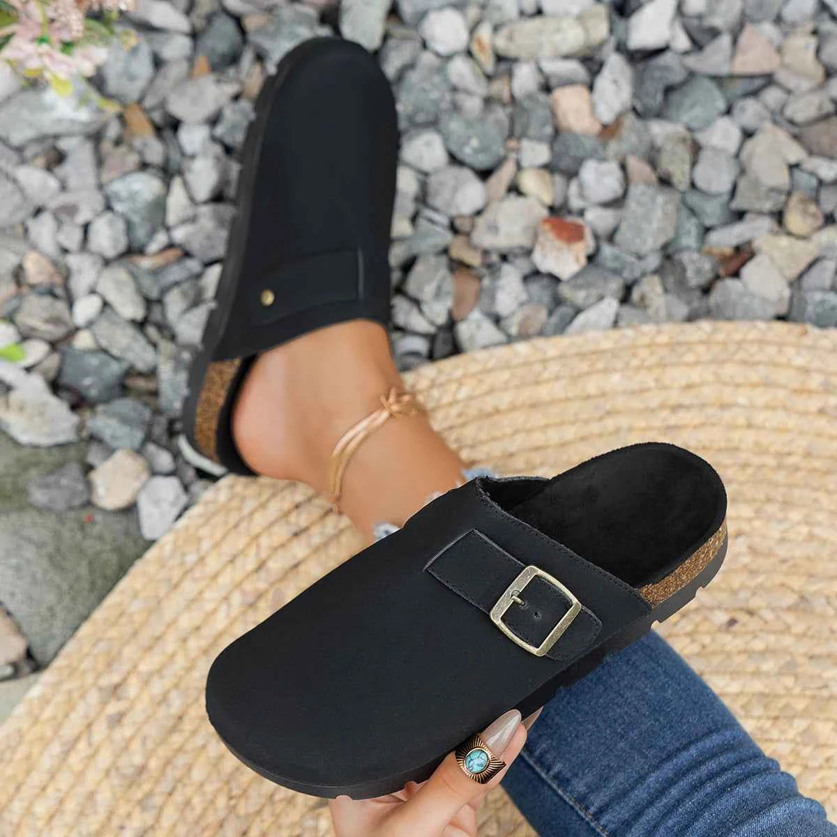 Women's Fashionable Casual Shoes for Indoor and Outdoor Wear, Thick-Soled Flat-Heeled Half-Cap Toe Slippers, Slip-On Slippers
