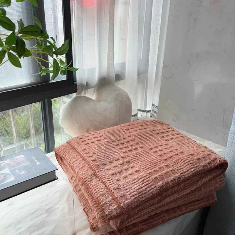 Soft Plush Blanket Warn Bed Cover Office Napping Blanket Thick Ball Wool Casual Air Conditioning Blanket